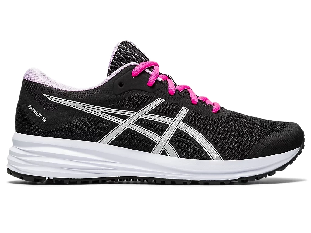 Кроссовки ASICS Patriot 12 на ноге