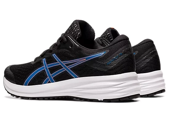 Кроссовки ASICS Patriot 12 на ноге